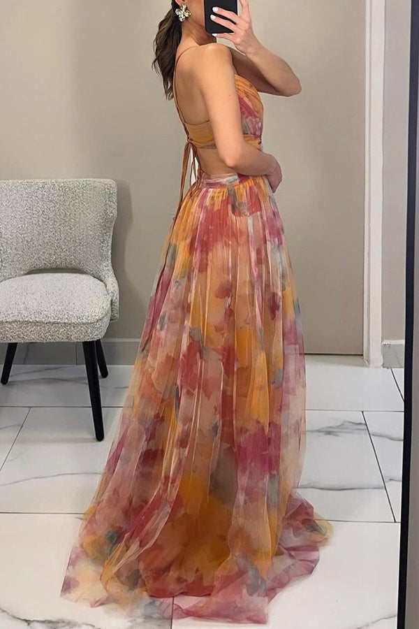 Robe longue femme multicolore à fines bretelles décolleté en V fluide moderne