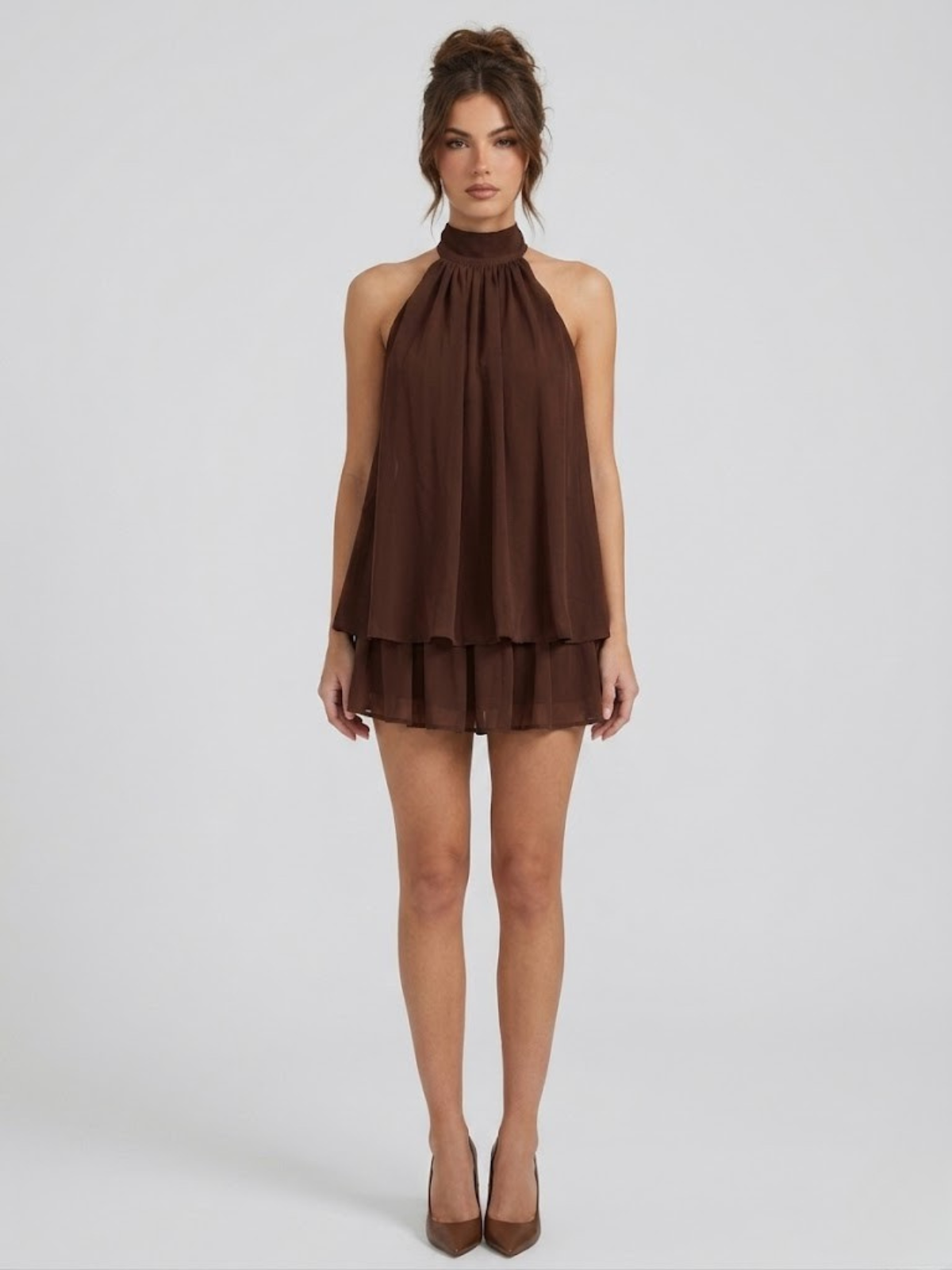Robe courte femme col montant halter dos nu volants étagés moderne