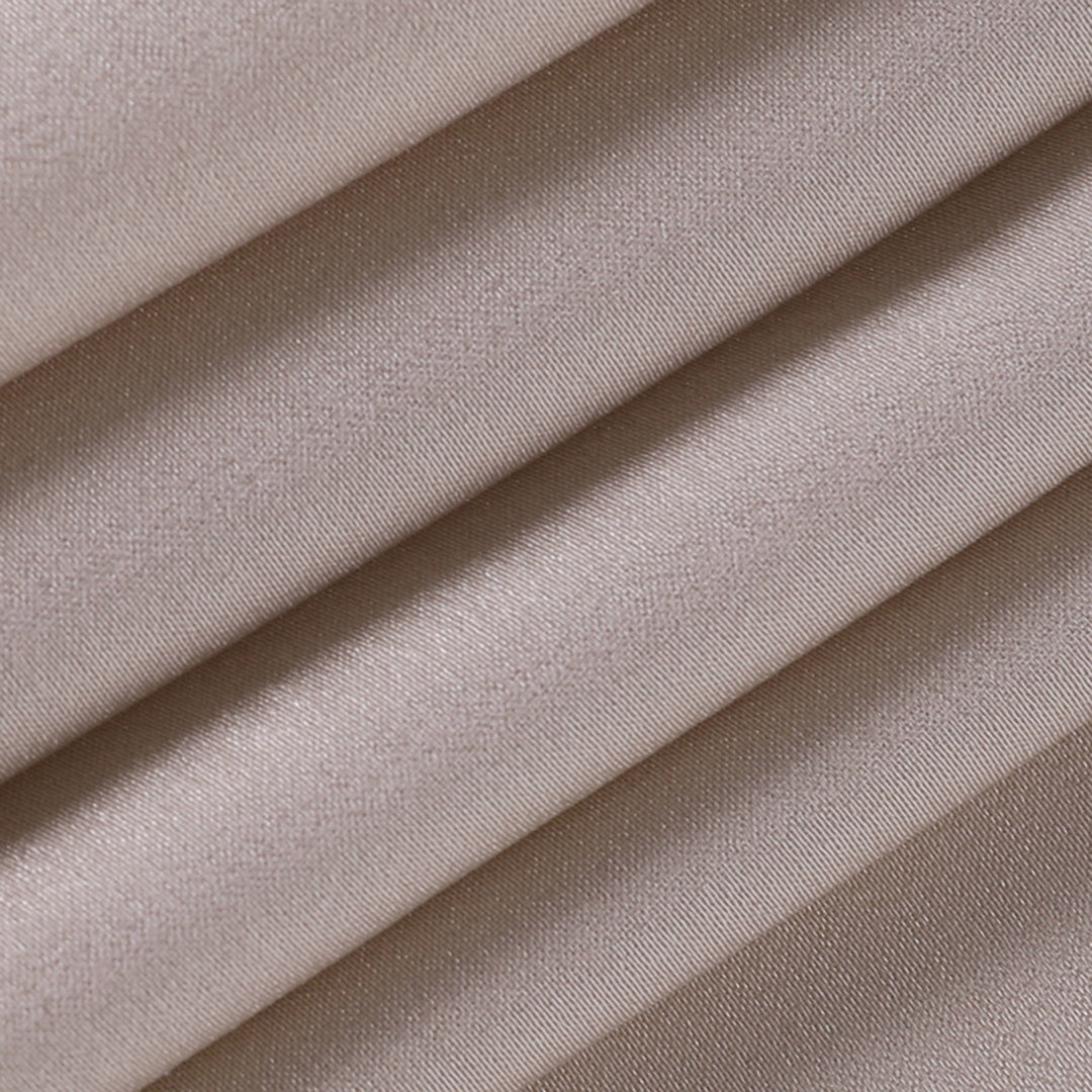 Robe Longue Fendue Bretelles Fines Coupe Fluide Élégance Soirée moderne