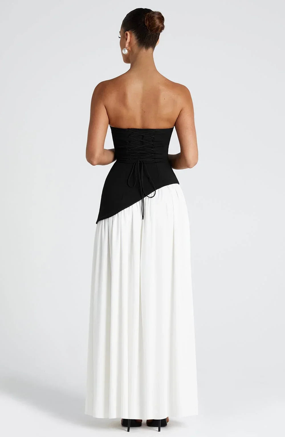 Robe longue bustier corset avec détail foulard et fente haute moderne