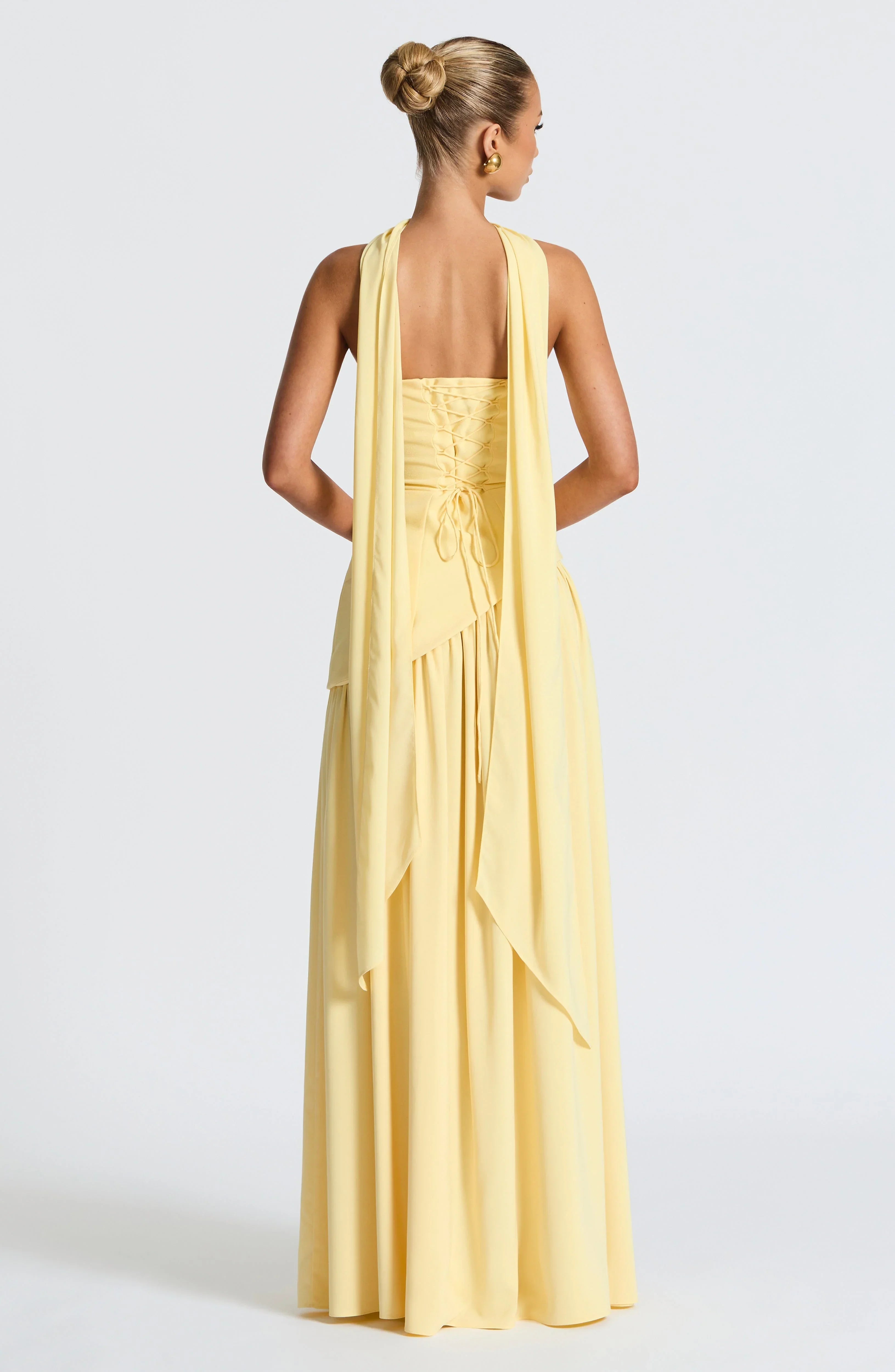 Robe longue bustier corset avec détail foulard et fente haute moderne
