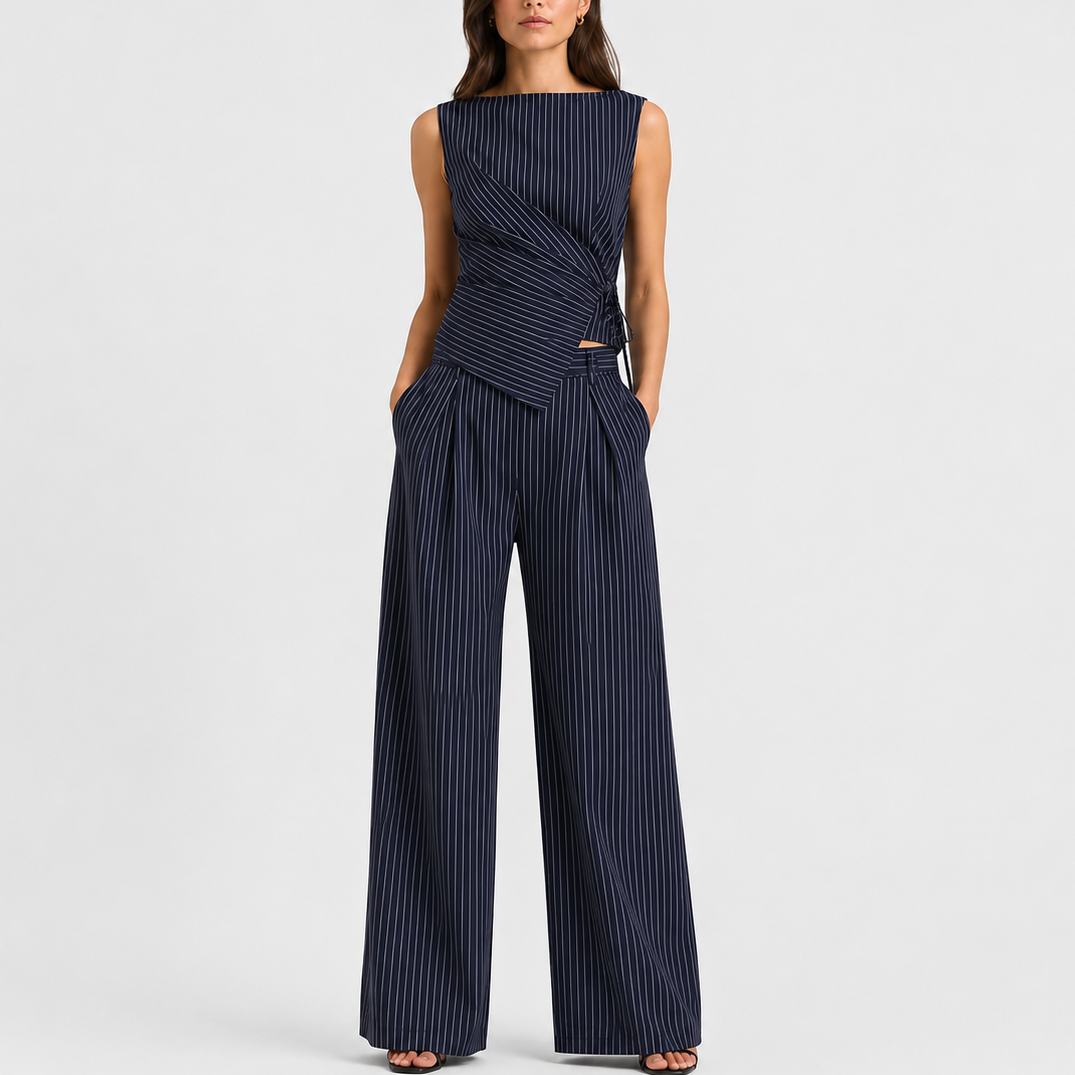 Ensemble coordonné femme à fines rayures, haut portefeuille et pantalon large
