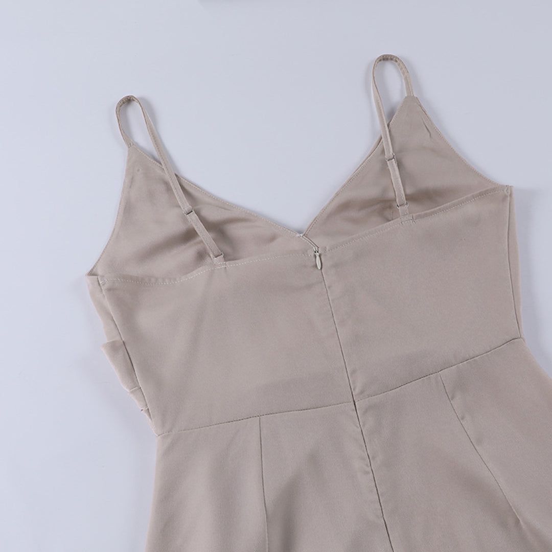 Robe Longue Fendue Bretelles Fines Coupe Fluide Élégance Soirée moderne