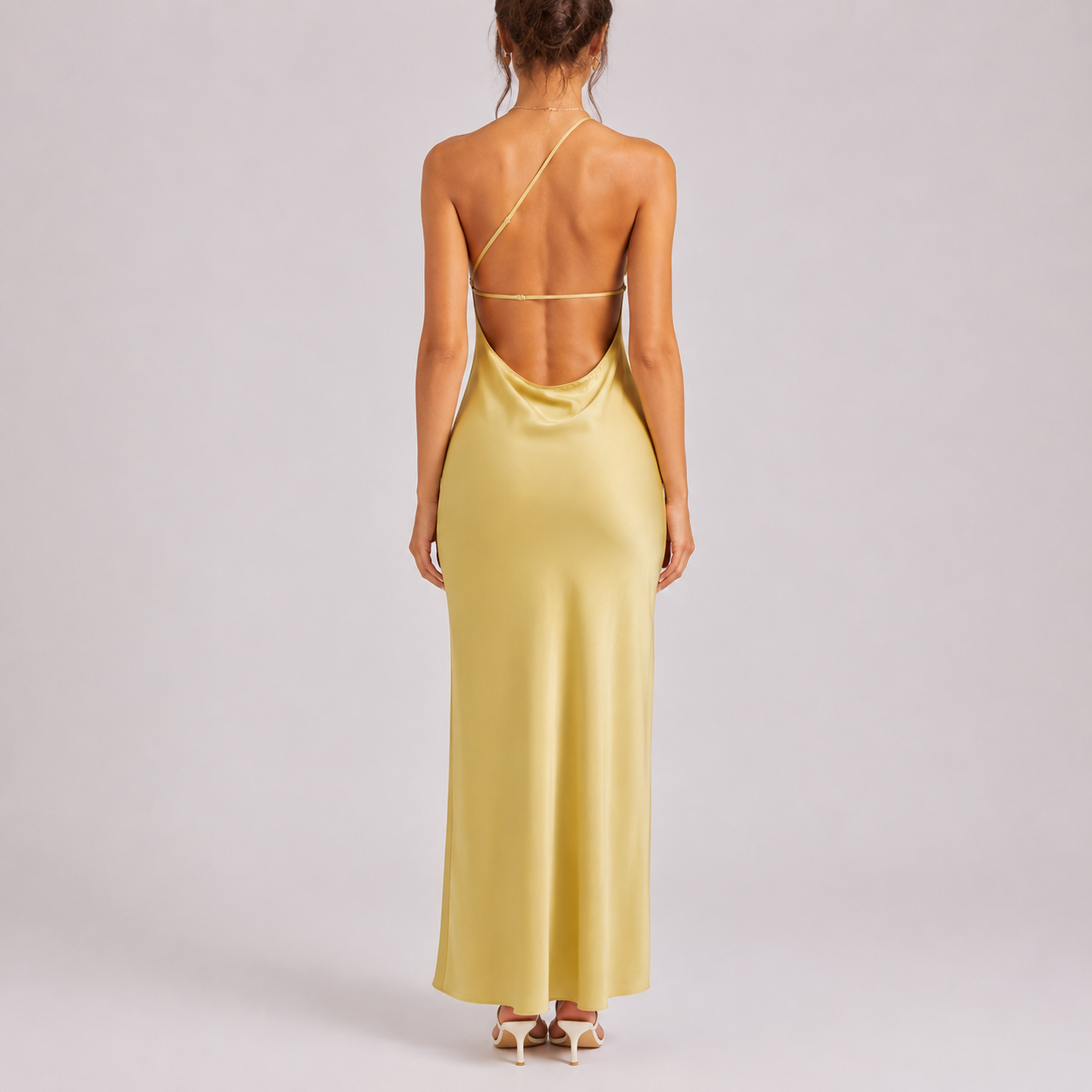 Robe longue femme en satin, une épaule