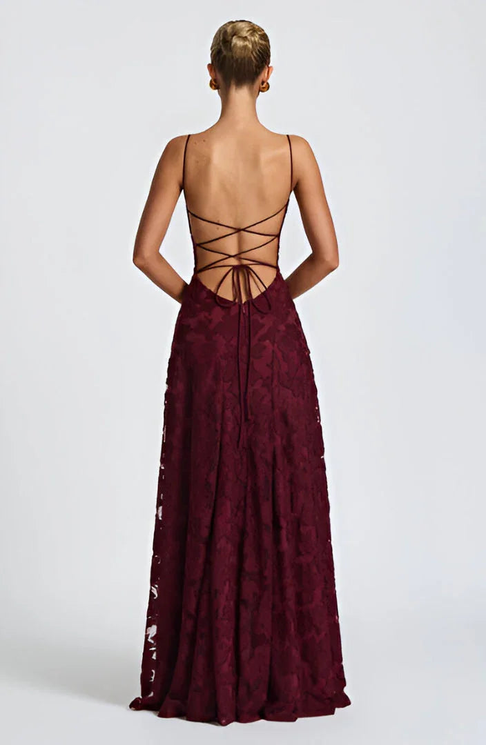 Robe longue femme avec bretelles fines et motifs floraux moderne