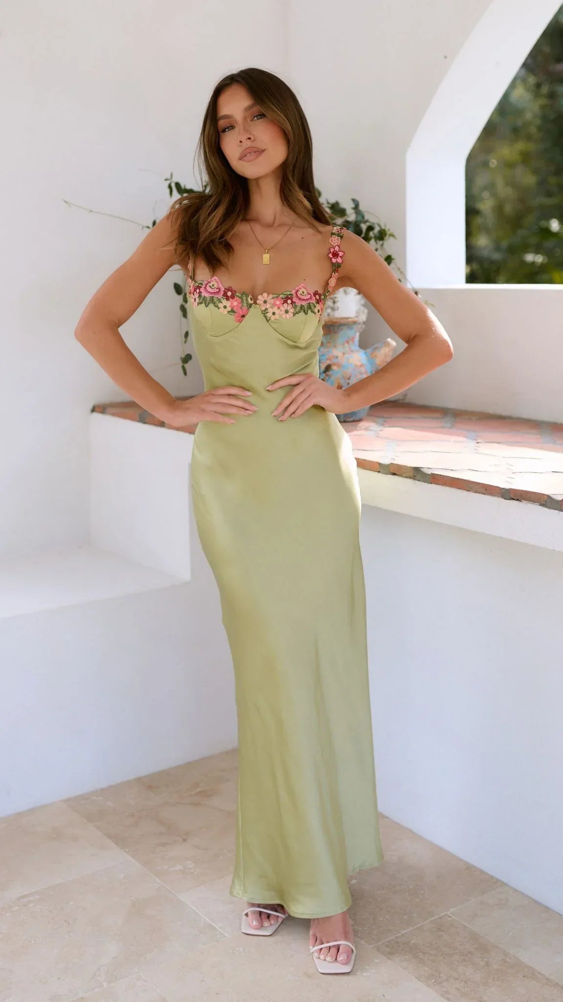 Robe longue femme fleurie bretelles fines vert